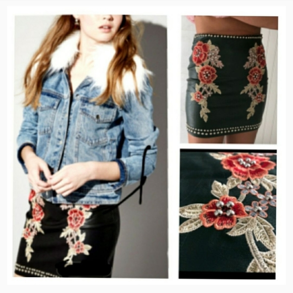 SOLD💥NWT Vegan Leather Embroidered Green Skirt - Picture 11 of 11